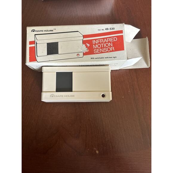 SAFE HOUSE INFRARED MOTION SENSOR PART NO.49-530 OAL 5" COVERS MAX RANGE 35" - Picture 1 of 8